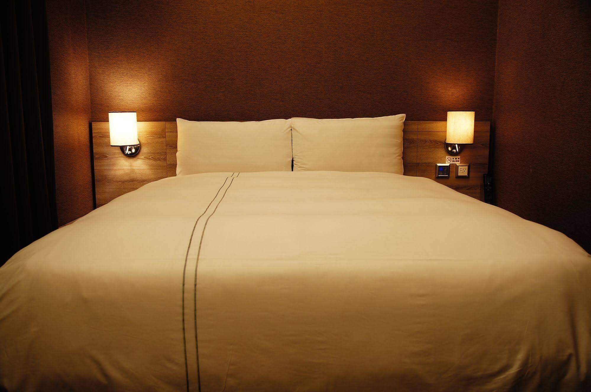 Talmud Business Hotel - Zhongshan Taichung Eksteriør billede