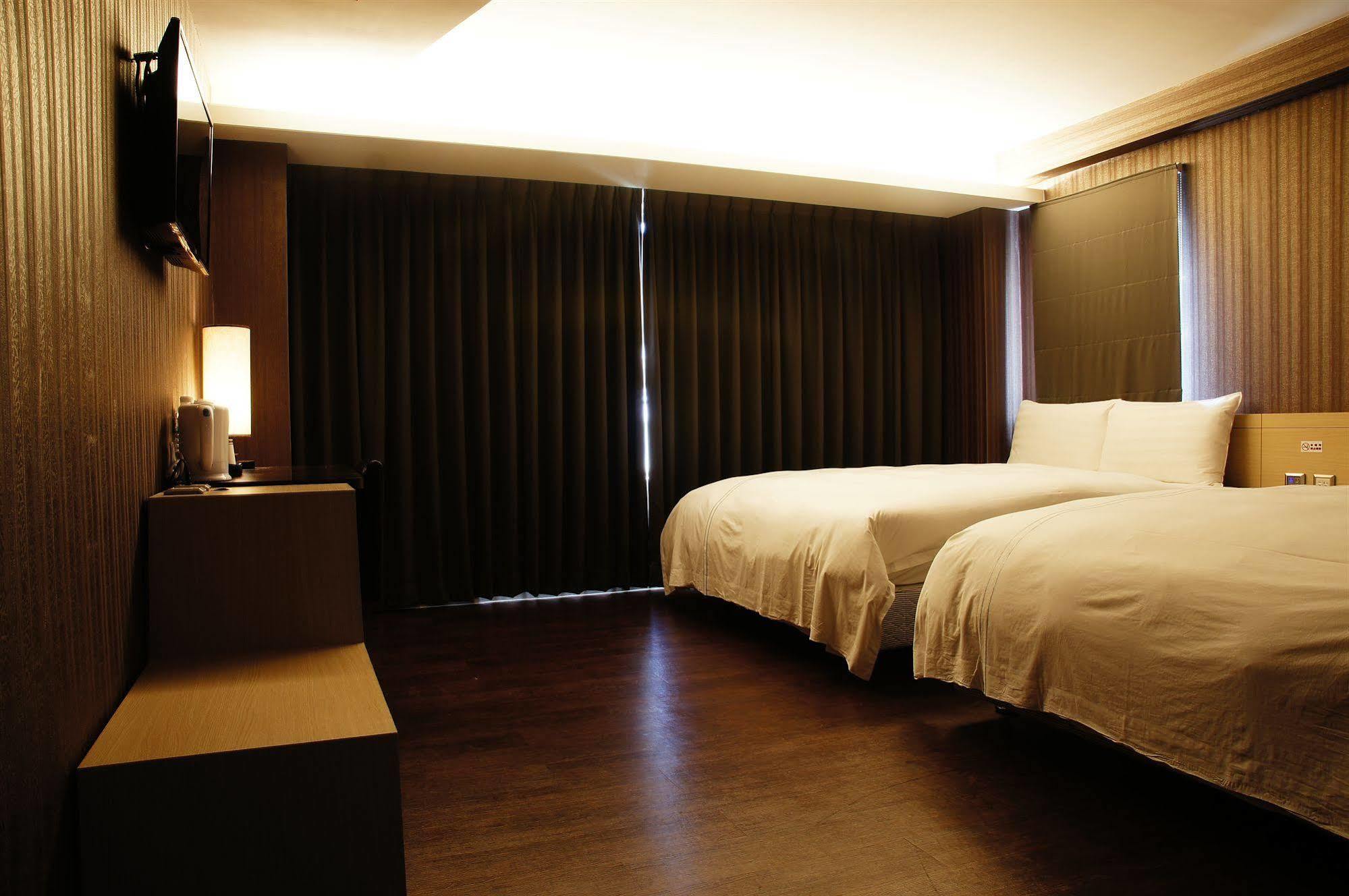 Talmud Business Hotel - Zhongshan Taichung Eksteriør billede